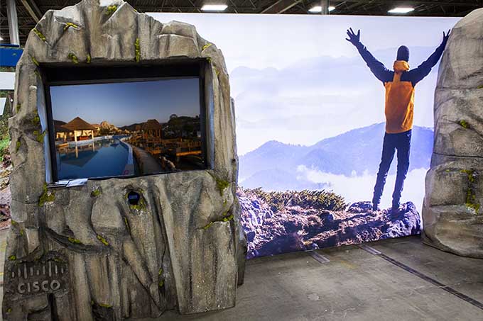 内蒙古赤峰用泡沫雕塑假山形状电视柜