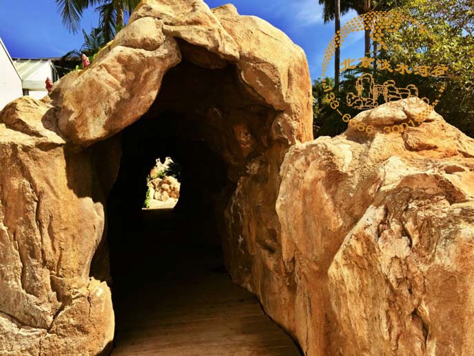 水泥假山利用合理的规划布局创建文明景区环境