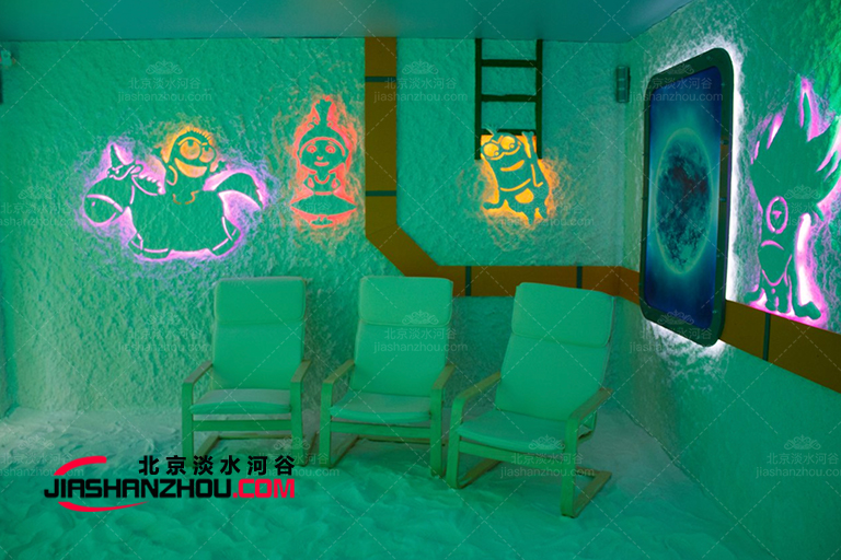 为数不多的用盐建造的酒店甚至连家具都用盐制做