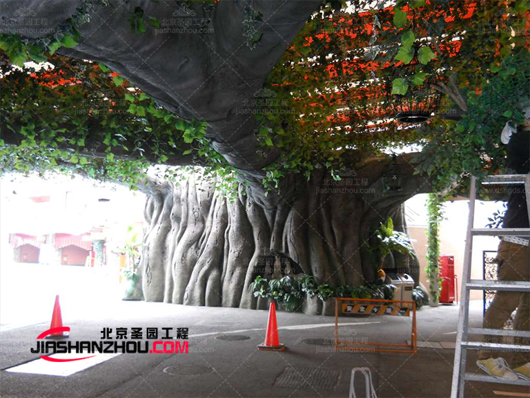湖北江汉路步行街商场内外造型仿真树装饰效果图案例