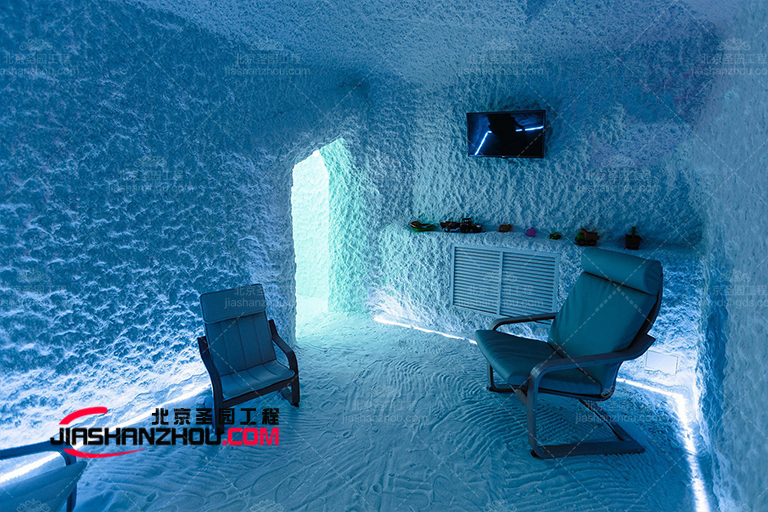 多颜色组合为自然洞穴式主题盐疗房提供了凉爽的夏日f 格