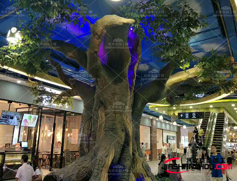 13米仿真树是迷路时的地标性装饰树 装饰和功能两不误