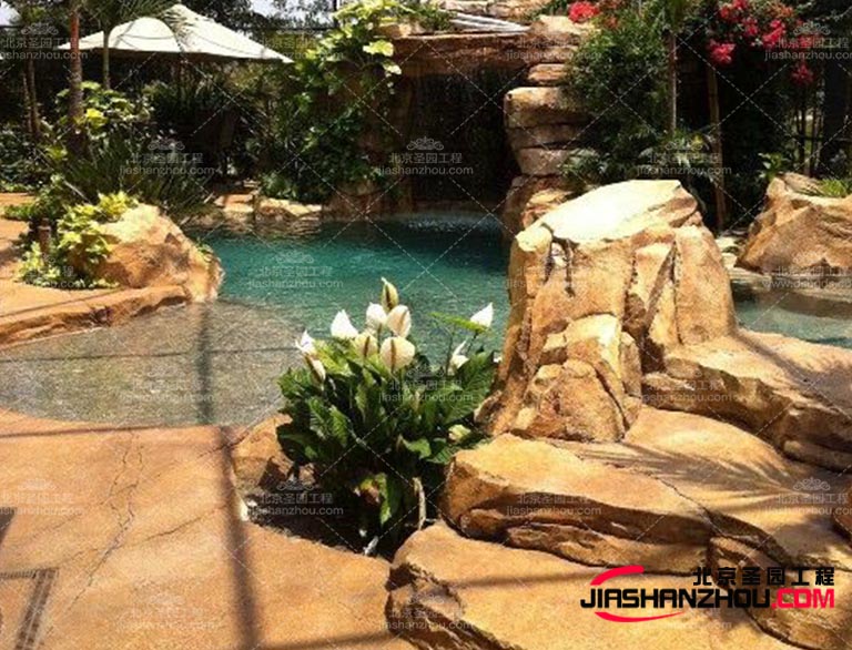 在青岛自然紧密相连塑石假山鱼池感受自然韵律与生命力