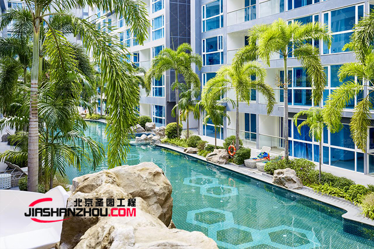 仿真假山.jpg 仿真假山.jpg