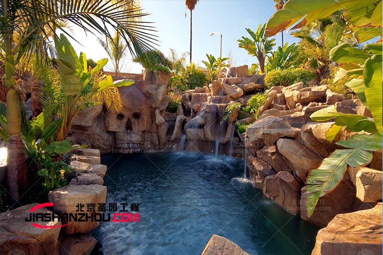 仿真假山.jpg 仿真假山.jpg