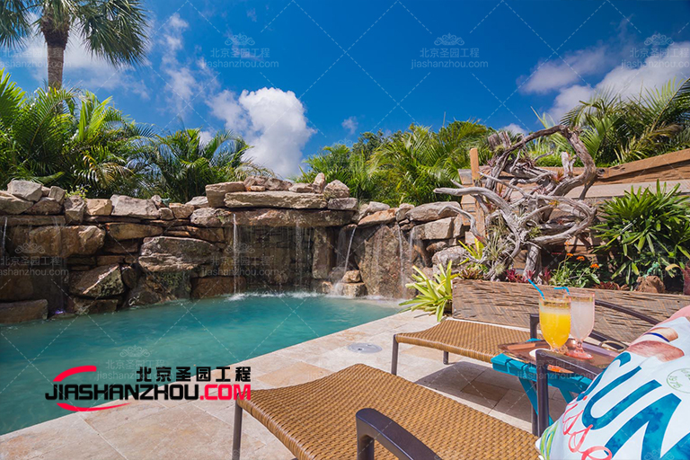 水泥假山.jpg 水泥假山.jpg