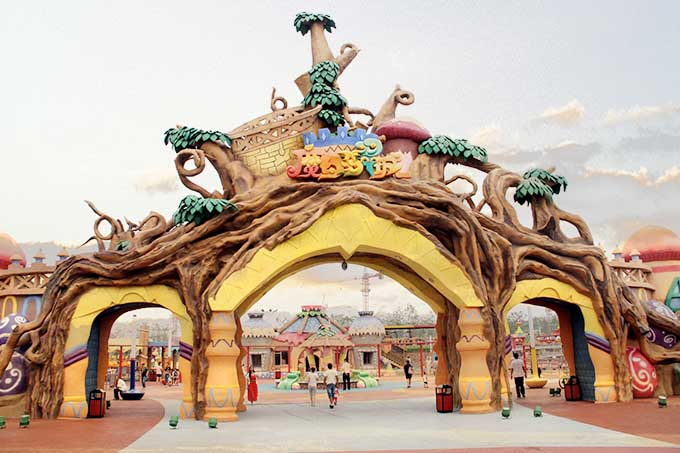 仿真树大门.jpg 仿真树大门.jpg