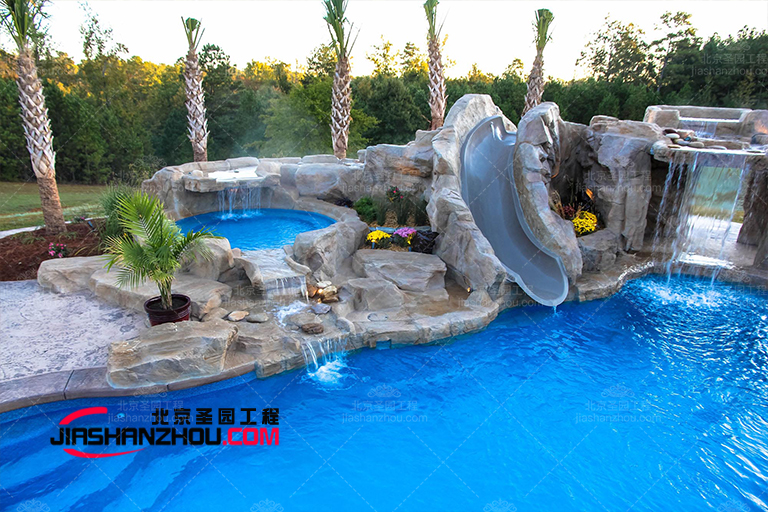 仿真假山.jpg 仿真假山.jpg